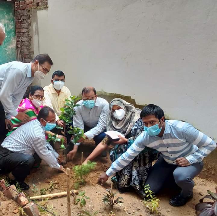 অংকুর সোসাইটি বালিকা উচ্চ বিদ্যালয়ে বৃক্ষ রোপন কর্মসূচি উদ্বোধন - সাবেক মেয়র নাছির