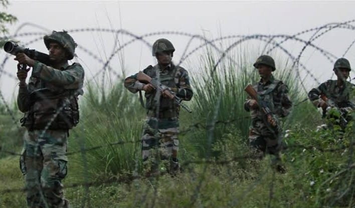 জাম্মু-কাশ্মীরঃ পাক-বাহিনীর গুলিতে নিহত ভারতীয় সেনা...