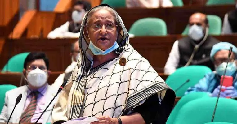 সরকার এক হাজার টাকা দিবে শিক্ষার্থীদেরঃ প্রধানমন্ত্রী