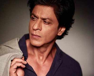 ফিরছেন ৪ ছবি নিয়ে শাহরুখ খান ফিরছেন ৪ ছবি নিয়ে শাহরুখ খান