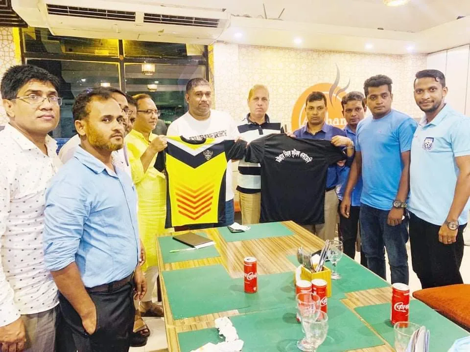 চট্টগ্রাম বিহঙ্গ ফুটবল একাডেমির প্রশিক্ষণ কার্যক্রম পরিদর্শন ও জার্সি বিতরণ চট্টগ্রাম বিহঙ্গ ফুটবল একাডেমির প্রশিক্ষণ কার্যক্রম পরিদর্শন ও জার্সি বিতরণ