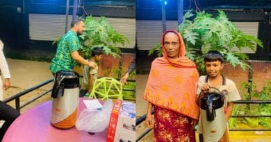 শিক্ষার আলোই আলোকিত মানুষ হতে চায় চা বিক্রেতা সাকিব