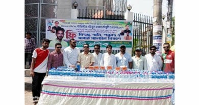 চকবাজার থানা সেচ্ছাসেবক লীগ নেতার উদ্যোগে সুপেয় পানি ও খাবার স্যালাইন বিতরণ চকবাজার থানা সেচ্ছাসেবক লীগ নেতার উদ্যোগে সুপেয় পানি ও খাবার স্যালাইন বিতরণ